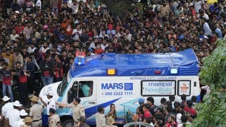 Indien: Mindestens elf Tote bei Massenpanik vor Cricket-Stadion