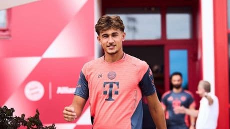 Zweieinhalb Wochen nach Not-OP - Bischof zurück im Bayern-Training!