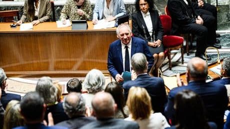 En direct, vote de confiance : François Bayrou présentera sa démission mardi matin ; Emmanuel Macron nommera un nouveau premier ministre « dans les tout prochains jours »