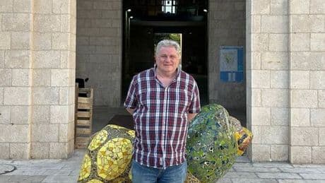 Brit Grandad stuck in Israel considers bus escape through Egypt - 'it's a risk!'