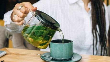 Drinking 'ancient' 2p tea helps clear the body of bad cholesterol