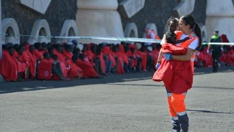 El Supremo exige al Gobierno que informe cada 15 días sobre la acogida de mil menores en Canarias