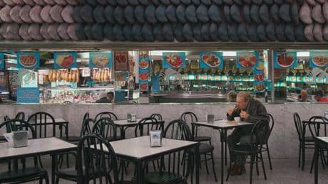Madrid, una ciudad que se resiste (o no) a perder sus últimas señas de identidad: "Cada vez cuesta más encontrar la singularidad, pero la hay y hay que celebrarla"