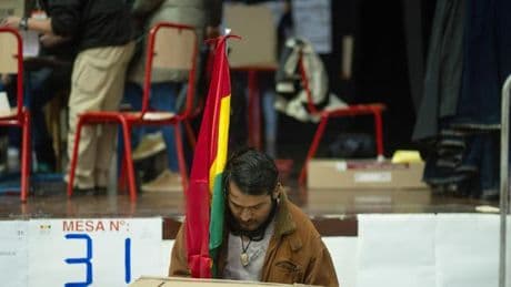 Bolivien: Mitte-Rechts-Kandidat führt bei Wahlen in Bolivien überraschend