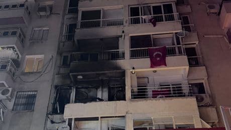 İzmir'de apartman dairesinde patlama