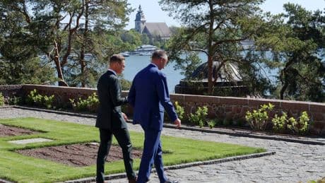 Merz in Finnland: „Wir werden bedroht und dagegen verteidigen wir uns“