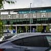 Zellen fallen von Förderband: Batteriebrand stoppt Tesla-Produktion in Grünheide