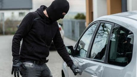 Boom di furti d’auto in Italia, oltre 136 mila veicoli rubati in un anno: le Regioni e i modelli più a rischio