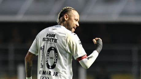 Neymar ilk golünü attı