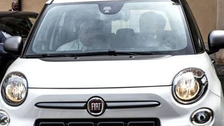 Niente più 500L, Leone XIV pensiona l'auto di Bergoglio: quale potrebbe scegliere