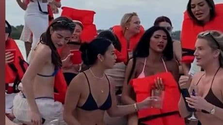 Desaster vor Miami - Influencerinnen versenken Millionen-Jacht