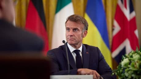 Macron olası Putin-Zelenskiy görüşmesi için İsviçre’yi önerdi