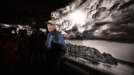 Muere a los 81 años Sebastião Salgado, el fotógrafo que convirtió su cámara en un arma contra las injusticias sociales