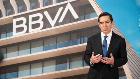 El BBVA recalculará las sinergias de la opa por los compromisos de Competencia