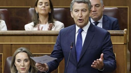 Feijóo hace un guiño a Ayuso con las primarias en el PP y apuesta por un modelo híbrido