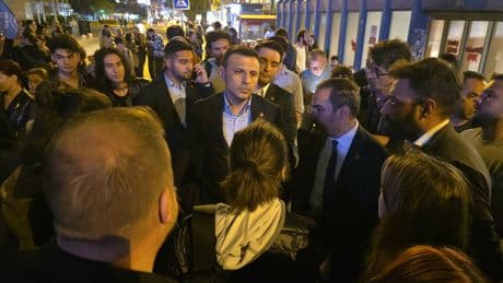 Özgür Çelik'ten 'gözaltılara' tepki: 'Kimseyi yalnız bırakmayacağız!'