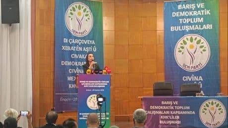 DEM Parti, KHK'lilerle Barış ve Demokratik Toplum Buluşması gerçekleştirdi | Hatimoğulları: "Barış dışında bir seçeneğimiz yok"