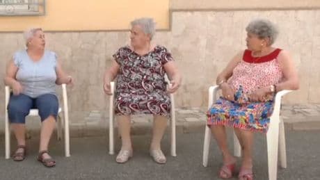 En Andalousie, les mamies de Santa Fe pourront-elles continuer de prendre l’air les soirs d’été ?