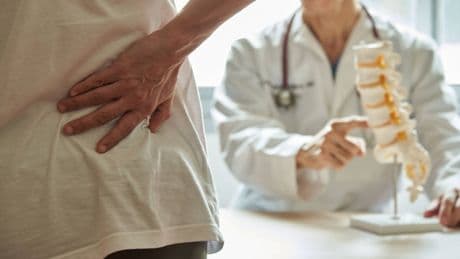 ¿Qué es la espondilitis anquilosante y por qué conviene el diagnóstico precoz?