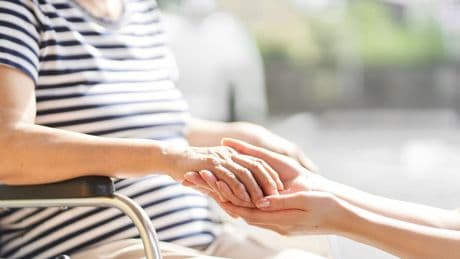 Wer zahlt das Pflegeheim, wenn die Rente nicht reicht? – Eigenanteil
