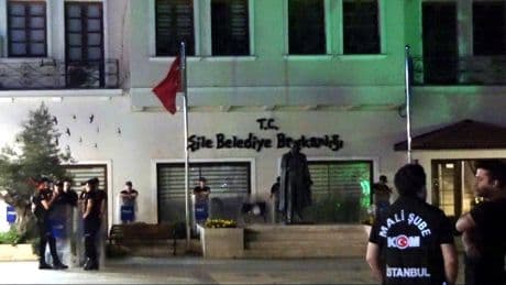 Son dakika... CHP'li Şile Belediyesi'ne şafak operasyonu! Başkan Özgür Kabadayı gözaltına alındı