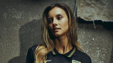 Neues Sondertrikot - Hummels-Freundin modelt für Bundesliga-Klub