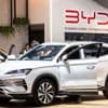 “Dit wordt een gamechanger”: BYD wil netwerk van supersnelle laadpunten uitbouwen in Europa