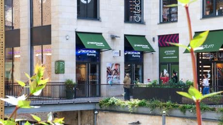 Decathlon ouvre son premier magasin entièrement consacré au «running» à Bordeaux