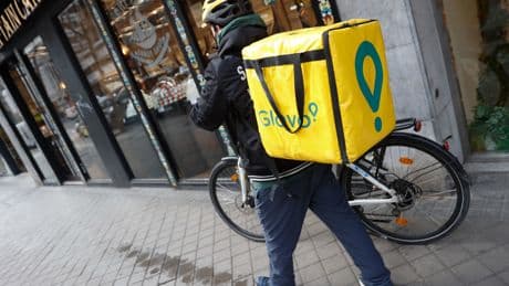 Bruselas multa Glovo y Delivery Hero por mantener un cártel durante cuatro años