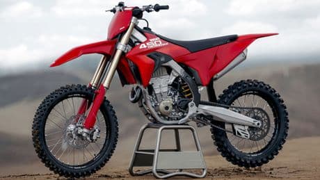 Ducati, è iniziata la produzione della Desmo 450 MX. È la prima moto da cross firmata dalla casa di Borgo Panigale