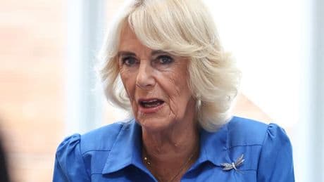 "Je l'ai frappé dans les testicules": comment la reine Camilla a échappé à un tentative d'agression quand elle avait 17 ans