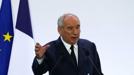 Frankreich: Regierungskrise setzt französischen Aktien und Anleihen zu