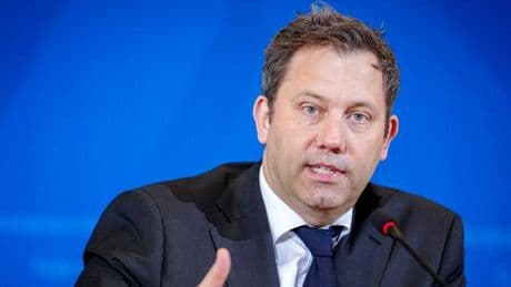 Klingbeil will Beiträge für „hart arbeitende Menschen“ und Unternehmen stabilisieren