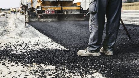 Une campagne pour sensibiliser aux risques de produits chimiques manufacturés dans le BTP