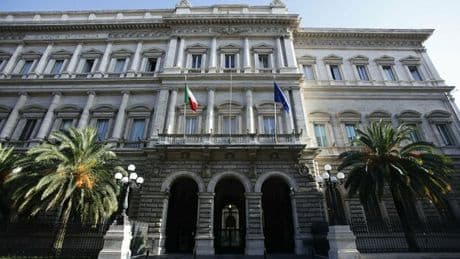 Banche, investimenti in fondi e polizze e la riscoperta dei titoli pubblici. Ma vince ancora il conto corrente