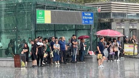 İstanbul'un bazı bölgelerinde sağanak etkili oldu