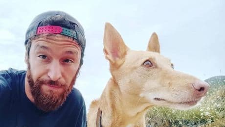 Fran Cortés, videoinfluencer perruno, 36 años: “Chucho suena despectivo, yo los llamo exclusivos porque cada perro es único y merece respeto”