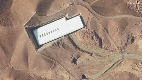 Atomanlage tief im Berg versteckt - Für Irans wichtigsten Bunker braucht Israel Trumps Waffen