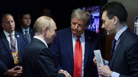 Trump se alinea con Putin: abandona el alto fuego, apuesta por un "acuerdo de paz" y rompe con el consenso de los aliados