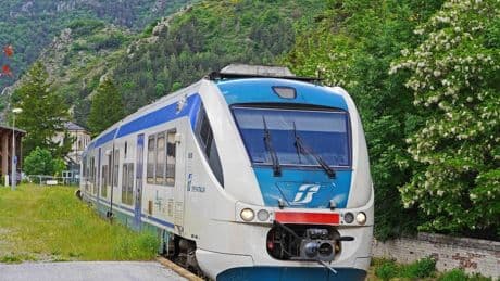Trento, scontro tra treni regionale e merci: 3 feriti lievi