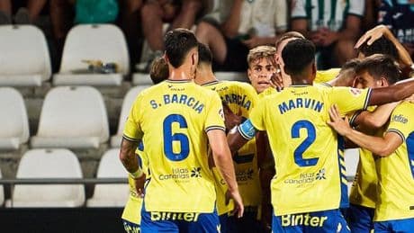 UD Las Palmas se adueña de Córdoba: tres goles, un partido para recordar