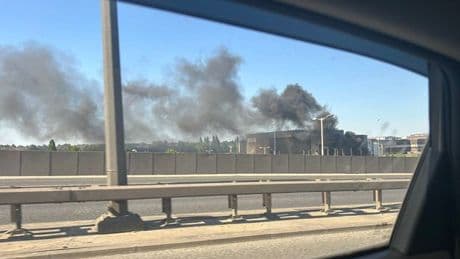 Brent Cross fire: Massive cloud of smoke above shopping mall as cars burst into flames