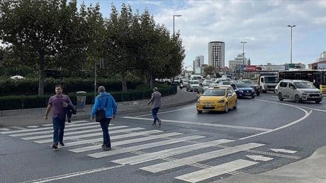 Bakan Uraloğlu duyurdu: Yaya geçitleri kaldırılıyor