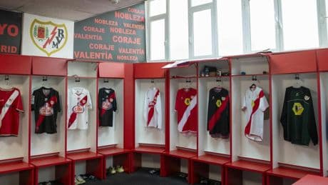 La última del Rayo: sin equipaciones nuevas y usando las antiguas