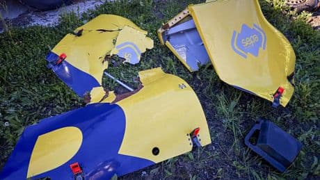 Un helicóptero de Bomberos se hunde en un pantano al enredarse en unos cables