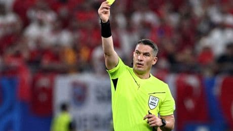 Quién es István Kovács, el árbitro de la final de la Champions League