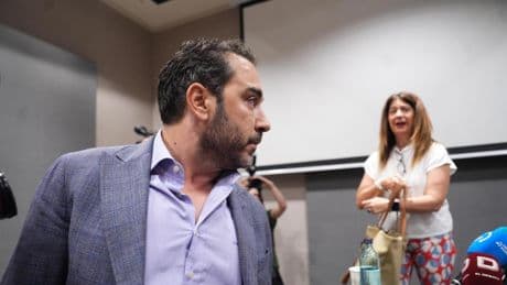 Aldama irrumpe en la comparecencia de Leire Díez y la llama mentirosa