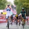Wiebes klopt nieuwe geletruidrager Vos in derde Tour-rit, Vollering ten val
