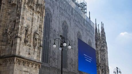 Killer on prison release stabs colleague before jumping to his death off Milan Cathedral in front of horrified tourists
