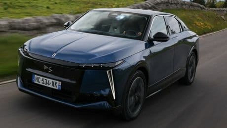 DS N°8 è l?auto che segna l?inizio di una nuova era per il marchio francese. L'ammiraglia prodotta a Melfi segna la svolta